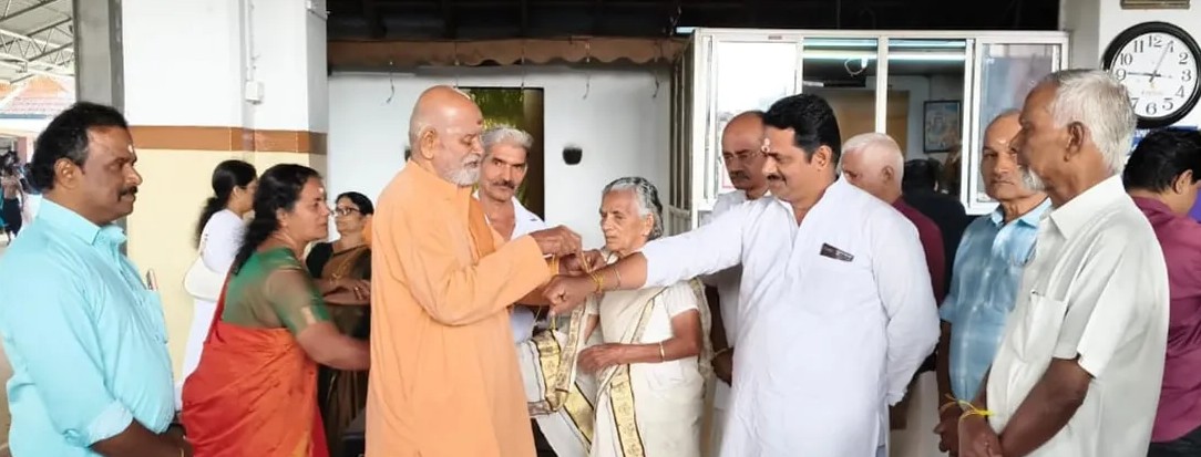 ശിവഗിരി തീർത്ഥാടനം; യാക്കര ശ്രീ വിശ്വേശ്വര ക്ഷേത്രത്തിൽ പീതാംബര ദീക്ഷ ചടങ്ങ്