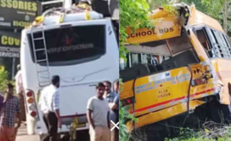 സ്കൂൾ ബസിന് പിന്നിൽ തീർത്ഥാടകരുടെ ബസിടിച്ച് അപകടം; പത്ത് പേർക്ക് പരിക്ക്