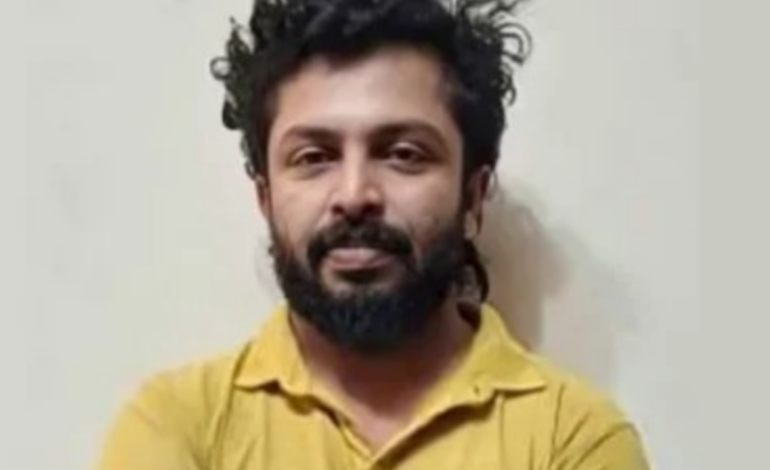 വിദ്യാര്‍ഥിനിയുടെ കൈവശം വിലയേറിയ ഫോണുകള്‍ :  ബസ് ഡ്രൈവർ അറസ്റ്റിൽ