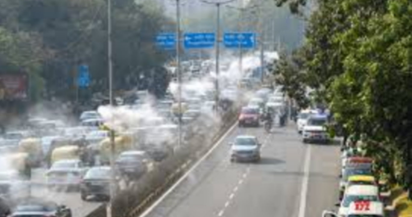 പിയുസി ഇല്ല, ഇന്ധനമില്ല’ ആദ്യ ദിവസം തന്നെ ഡല്‍ഹിയില്‍ 3,700 വാഹനങ്ങള്‍ക്ക് പിഴ