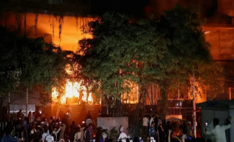 ബംഗ്ലാദേശില്‍ ഹിന്ദു ന്യൂനപക്ഷങ്ങളെ ആക്രമിച്ച് കൊല്ലുന്നു:  ബംഗ്ലാദേശിനെ  കടുത്ത ആശങ്ക അറിയിച്ച് ഇന്ത്യ