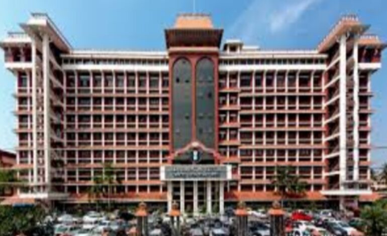 ഉമ്മന്‍ ചാണ്ടിയുടെ പേരില്‍ സത്യപ്രതിജ്ഞ ചെയ്തതില്‍ വിശദീകരണം തേടി ഹൈക്കോടതി