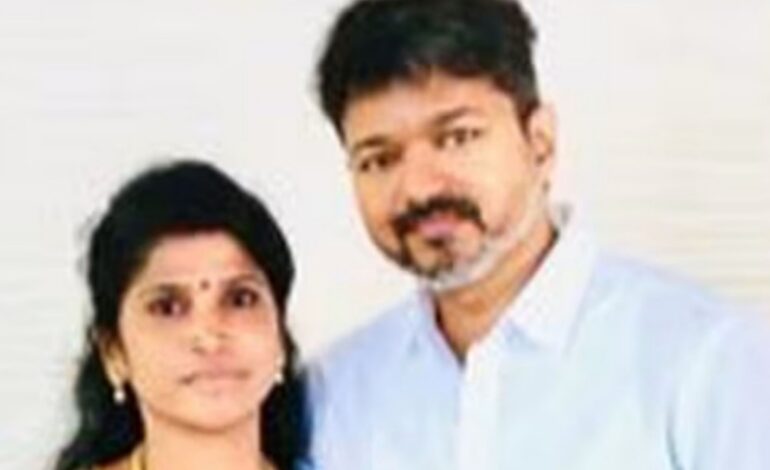 ജില്ലാ സെക്രട്ടറി സ്ഥാനനിഷേധം; വിജയുടെ ടിവികെ വനിതാ നേതാവ് അജിത ആഗ്നൽ ജീവനൊടുക്കാൻ ശ്രമിച്ചു, നില ഗുരുതരം