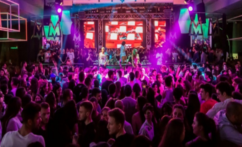 നാളെ അര്‍ദ്ധരാത്രിവരെ ബാറില്‍ കുടിക്കാം, സര്‍ക്കാരിന്റെ പുതുവത്സര സമ്മാനം