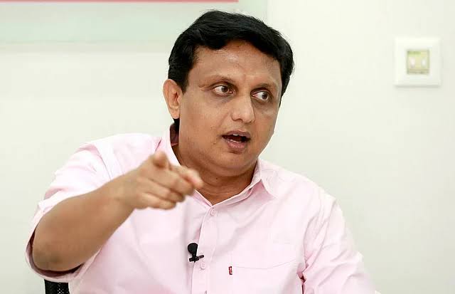 നിർമ്മാണത്തിനിടെ റോഡ് ഇടിഞ്ഞ സംഭവത്തിൽ അടിയന്തര നടപടി ആവശ്യപ്പെട്ട്  മന്ത്രി   മുഹമ്മദ്‌ റിയാസ് ഗതാഗത മന്ത്രിക്ക് കത്തയച്ചു