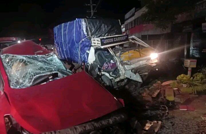 കുന്നമംഗലത്ത് കാറും പിക്കപ്പും കൂട്ടിയിടിച്ച് അപകടം; മൂന്ന് പേർക്ക് ദാരുണാന്ത്യം