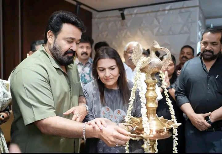 ആശിർവാദ് സിനിമാസിന്റെ പുതിയ ഓഫീസ് ഉദ്ഘാടനം  മോഹൻലാൽ നിർവഹിച്ചു