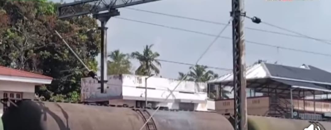തിരുവനന്തപുരത്ത് ചരക്ക് ട്രെയിൻ വാഗണിൽ തീപിടിത്തം