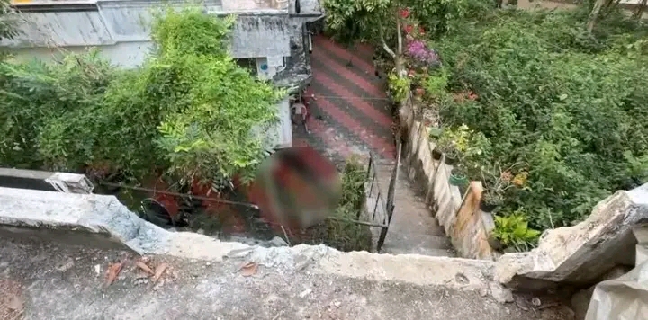 കോഴിക്കോട് ബൈക്ക് നിയന്ത്രണം വിട്ട് താഴ്ചയിലേക്ക് മറിഞ്ഞു; അച്ഛനും മകൾക്കും ദാരുണാന്ത്യം