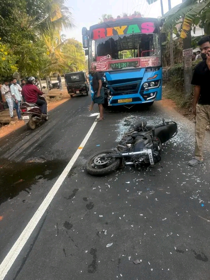 മലപ്പുറത്ത് ബസ്സും ബൈക്കും കൂട്ടിയിടിച്ച് യുവാവിന് പരിക്ക്