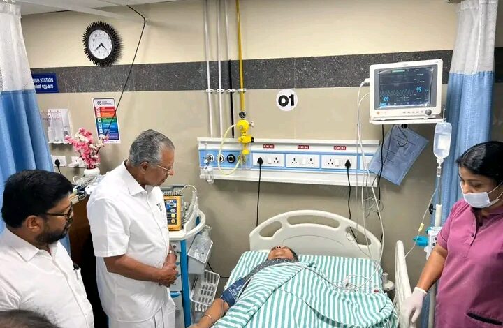 കെഎസ്‌യു ആക്രമണം: പരിക്കേറ്റ് ചികിത്സയിൽ കഴിയുന്ന ആരോഗ്യ മന്ത്രി വീണ ജോർജിനെ മുഖ്യമന്ത്രി പിണറായി വിജയൻ സന്ദർശിച്ചു
