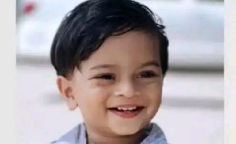 നാട്ടില്‍ നിന്ന് പിതാവിനെ കാണാൻ യുഎഇയില്‍ എത്തി: പിഞ്ചുബാലൻ  വാഹനാപകടത്തില്‍ മരിച്ചു