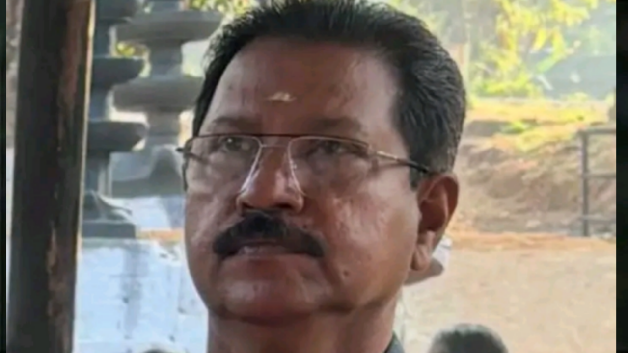 ലീവിന് നാട്ടിലെത്തിയ പ്രവാസിയുടെ മൃതദേഹം നഗരത്തിലെ ആളൊഴിഞ്ഞ പറമ്പിലെ കിണറ്റിൽ