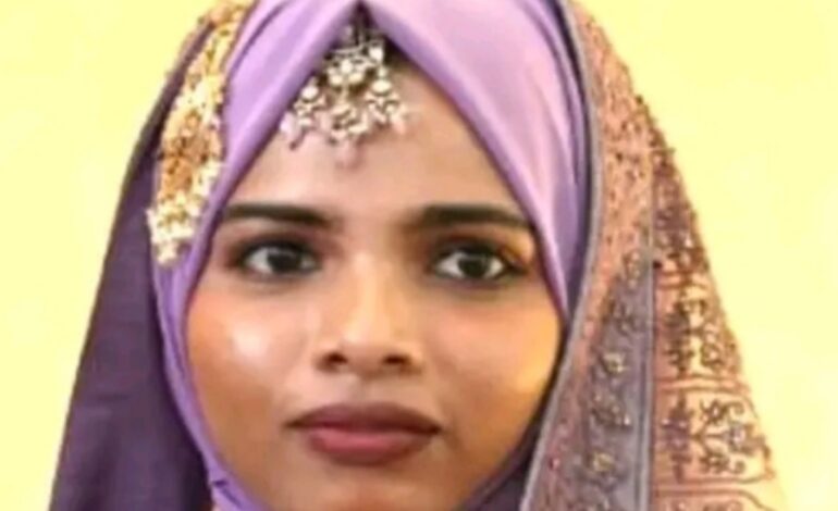 വിവാഹിതയായ യുവതിയെസ്വന്തം വീട്ടിൽ മരിച്ച നിലയിൽകണ്ടെത്തി