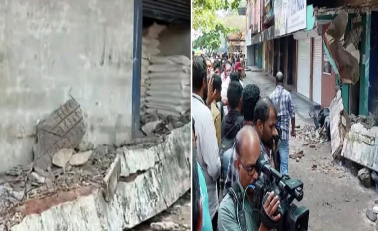 കോഴിക്കോട് വലിയങ്ങാടിയില്‍ കെട്ടിടം തകര്‍ന്ന് അപകടം; മൂന്ന്പേർക്ക് ദാരുണാന്ത്യം