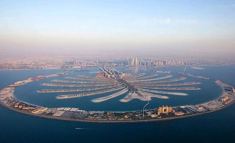 ദുബായിൽ 4പേർക്ക് പരിക്ക് ; പാം ജുമൈറയിൽ ഫെയർമോണ്ട് ഹോട്ടലിന് സമീപം ആക്രമണവും തീപിടുത്തവും ; സുരക്ഷാസേനയെ വിന്യസിച്ചു