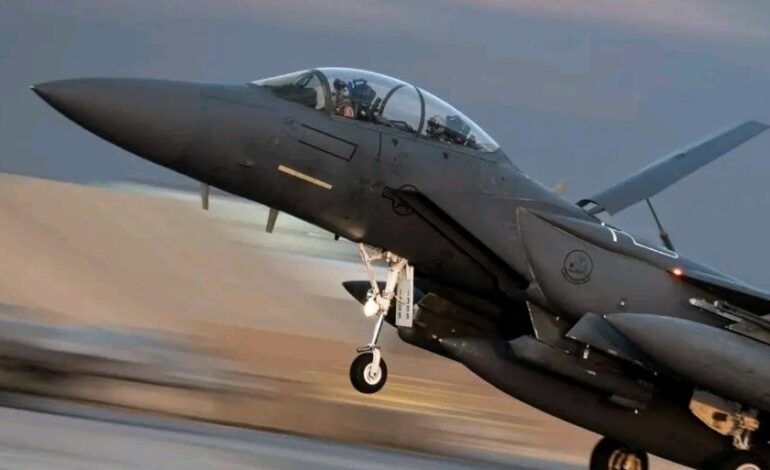 അമേരിക്കൻ എഫ്-15 യുദ്ധ വിമാനം കുവൈത്തിൽ തകർന്നുവീണു