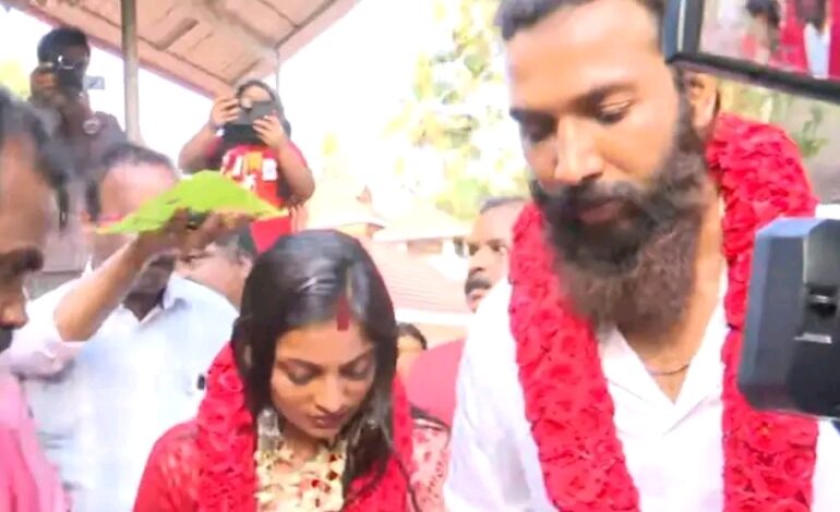 മൊണാലിസ ഭോസ്ലെയും  ഫർമാൻ ഖാനും തമ്മിലുള്ള വിവാഹം നടന്നു