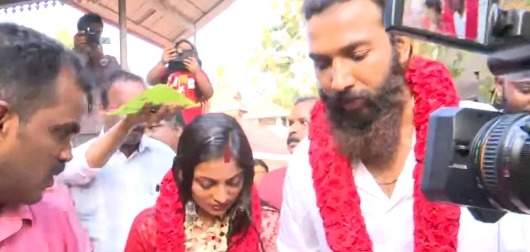 മൊണാലിസ ഭോസ്ലെയും  ഫർമാൻ ഖാനും തമ്മിലുള്ള വിവാഹം നടന്നു