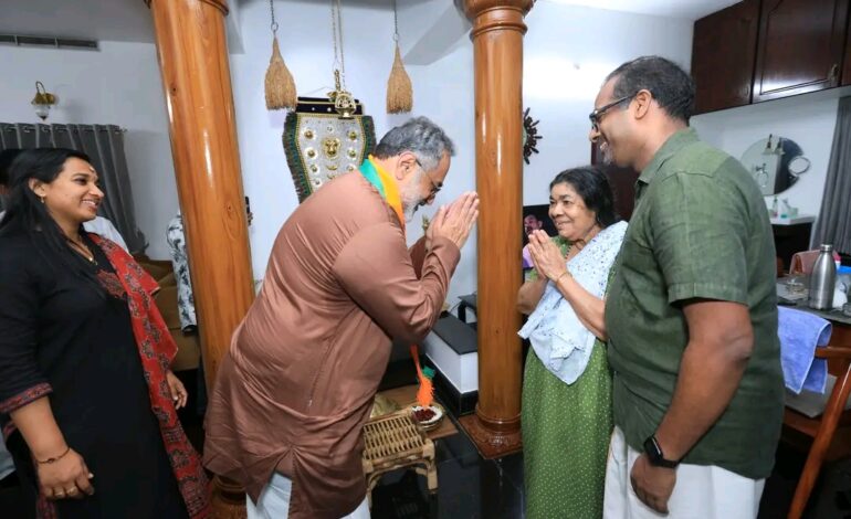 വോട്ടർമാരെ നേരിൽ കണ്ട് രാജീവ് ചന്ദ്രശേഖർ : നേമത്ത് പ്രചാരണം സജീവം