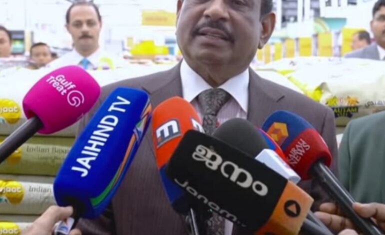 ലോൺ എടുത്തിട്ടായാലും ശമ്പളം കൊടുക്കുമെന്ന് യൂസഫലി; ‘ ലുലുവിൽ ശമ്പളം കുറയ്ക്കില്ല’