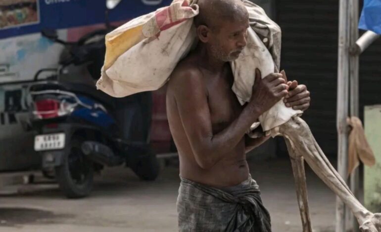 പണം നൽകാൻ അക്കൗണ്ട് ഉടമ വരണമെന്ന് ബാങ്ക്