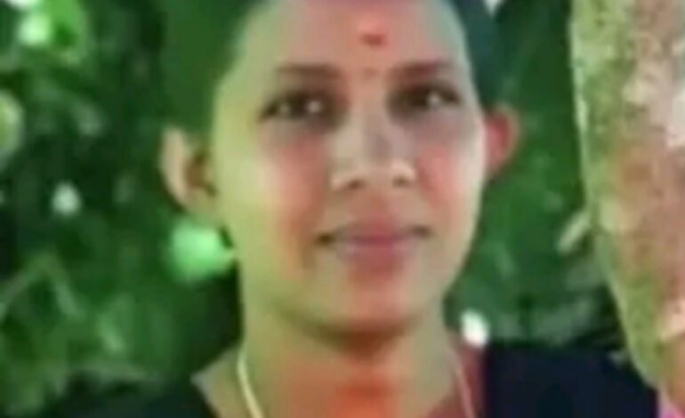 ശക്തമായ മഴയും കാറ്റും; എണ്ണപ്പന കടപുഴകി വീണ് തൊഴിലാളി മരിച്ചു