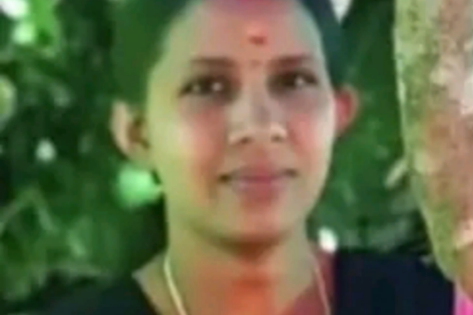 ശക്തമായ മഴയും കാറ്റും; എണ്ണപ്പന കടപുഴകി വീണ് തൊഴിലാളി മരിച്ചു