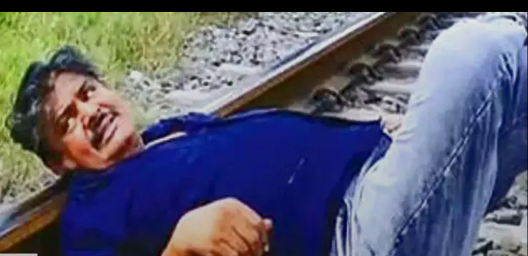 റെയിൽവേ ട്രാക്കിൽ തലവെച്ച് കിടന്നു; നടൻ മൻസൂർ അലി ഖാനെതിരെ കേസ്​