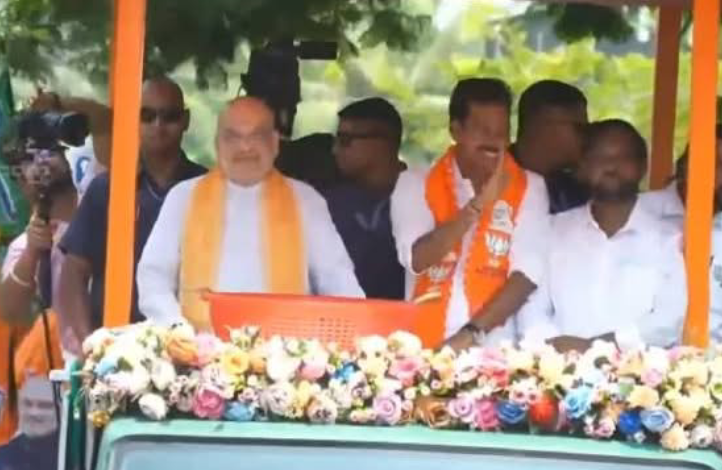 അമിത്ഷാ ബേപ്പൂരിൽഎൻഡിഎ സ്ഥാനാർത്ഥി പ്രകാശ് ബാബുവിനായി റോഡ് ഷോ