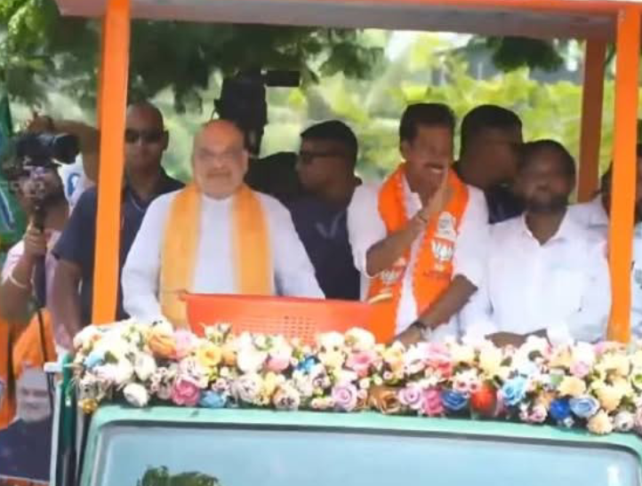 അമിത്ഷാ ബേപ്പൂരിൽഎൻഡിഎ സ്ഥാനാർത്ഥി പ്രകാശ് ബാബുവിനായി റോഡ് ഷോ