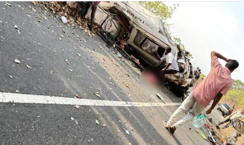 വാൽപ്പാറയിൽ ടൂറിസ്റ്റ് ട്രാവലർ അപകടത്തിൽപെട്ടു 6മരണം