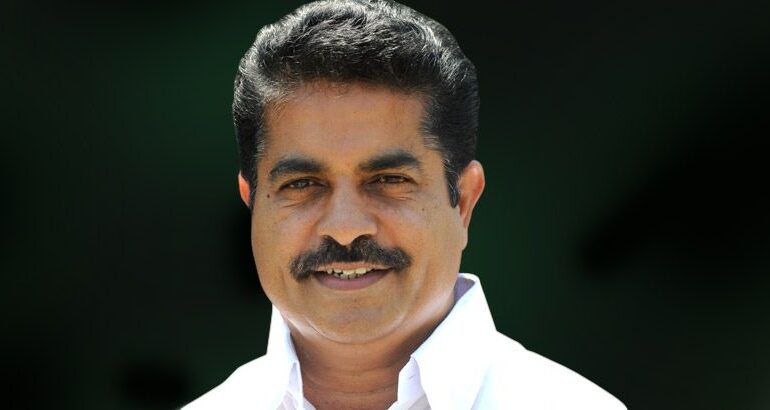 പ്രചാരണത്തിനിടെ ശാരീരിക അസ്വസ്ഥത : അടൂർ പ്രകാശിനെ ആശുപത്രിയിൽ പ്രവേശിപ്പിച്ചു