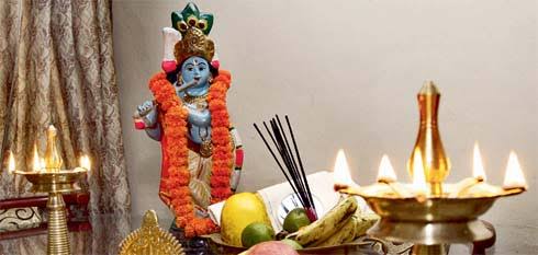 വിഷു 2026:പുതിയ പ്രതീക്ഷകളോടെ ഒരു വർഷത്തിന് തുടക്കം കുറിച്ച് കേരളം വിഷുവിനെ വരവേറ്റു