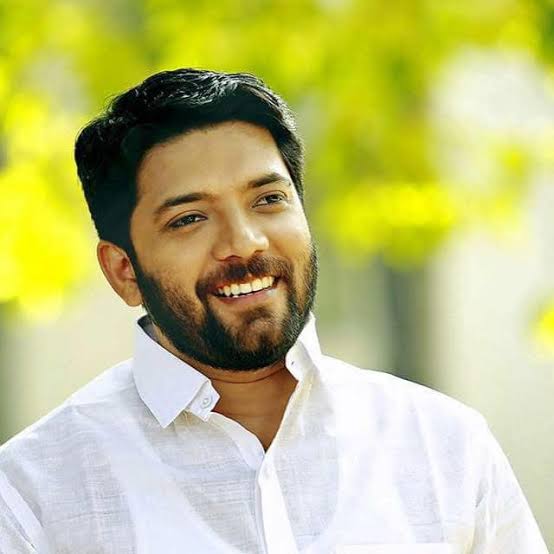 ‘ഷാഫി പറമ്പിലിനെതിരെ വർഗീയ പരാമർശം’ റിപ്പോർട്ടർ ചാനലിനെതിരെ പരാതിയുമായി കോൺഗ്രസ്