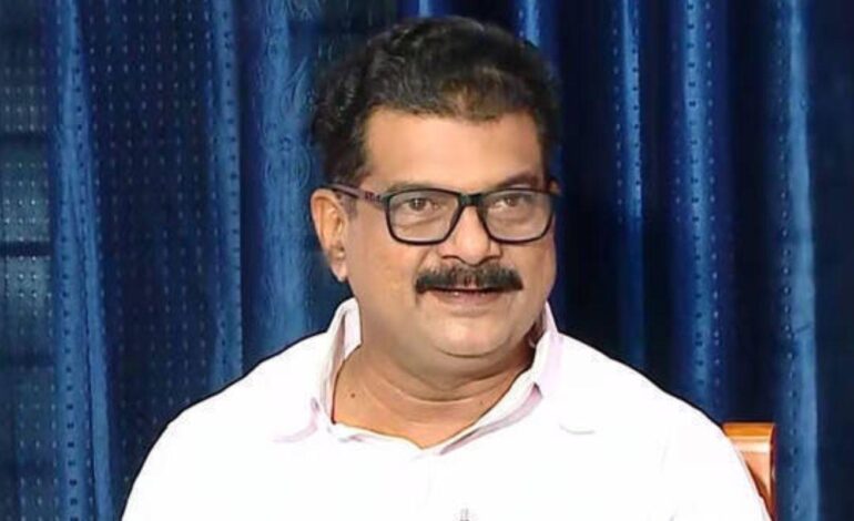 ഫ്ളോട്ടിങ് ബ്രിഡ്ജിന്റെ പേരിൽ നശിപ്പിച്ച കോടികൾ വികസനമല്ല  കൊള്ളയാണ്മുഖംമൂടികൾ തകരും:പി വി അൻവർ