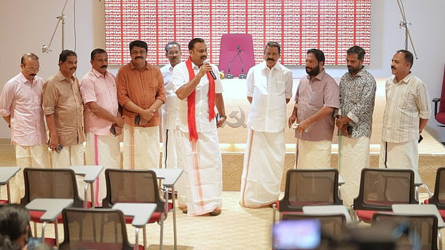 യൂത്ത്‌ കോണ്‍ഗ്രസ് മുന്‍ വൈസ് പ്രസിഡന്റ് എന്‍.എസ് നുസൂര്‍ സിപിഎമ്മില്‍സ്വീകരിച്ച് എംവി ഗോവിന്ദൻ