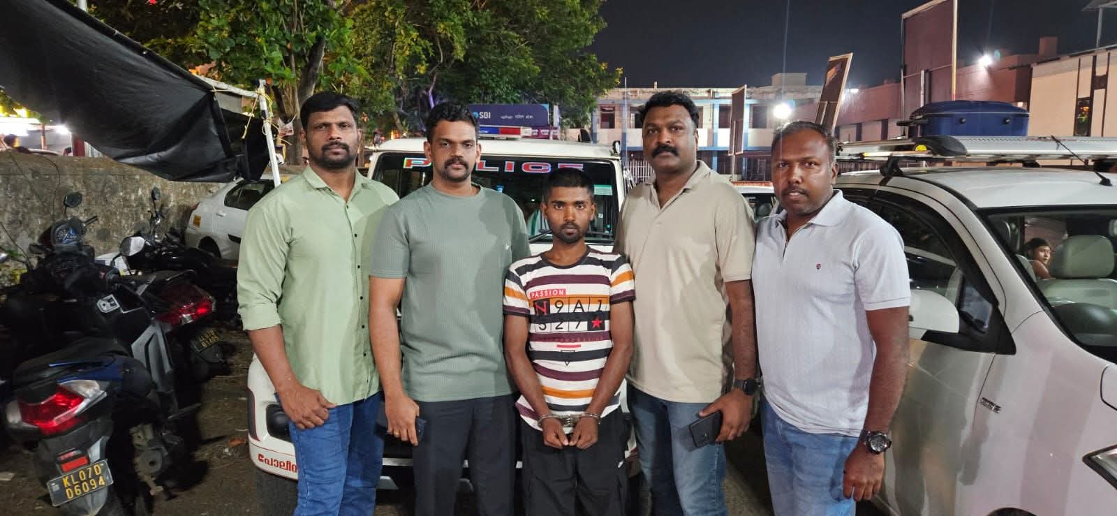 11 പവൻ സ്വർണവും പണവും കവർന്ന് അസമിലേക്ക് കടന്നു; ട്രെയിനിൽ സാഹസികമായി പിടികൂടി  പോലീസ്