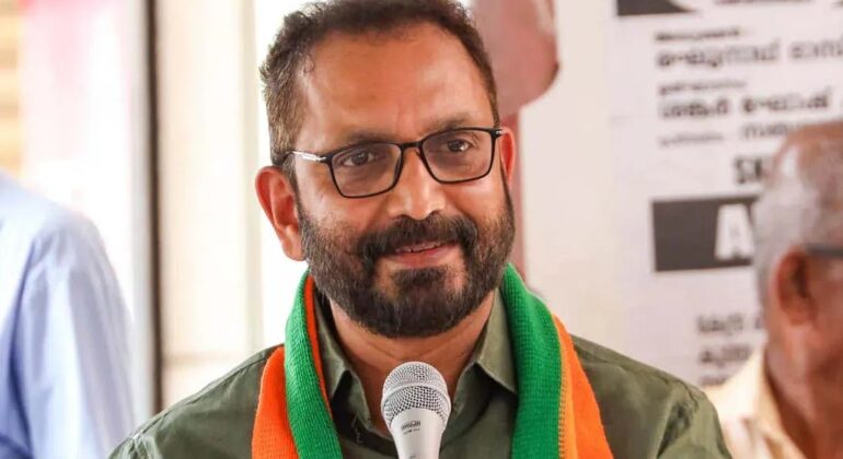 ‘ഹൈക്കമാൻഡ് വെറും ലോ കമാൻഡ്:മുഖ്യമന്ത്രിയെ പാണക്കാട് തങ്ങൾ തീരുമാനിക്കുംപരിഹാസവുമായി കെ സുരേന്ദ്രൻ