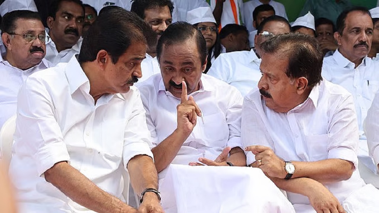 കോൺഗ്രസിൽ മുഖ്യമന്ത്രിക്കായി കനത്ത മത്സരം; സതീശൻ, ചെന്നിത്തല, വേണുഗോപാൽ മുന്നിൽ