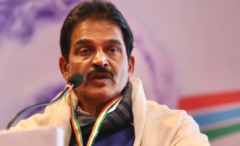 ‘പാര്‍ട്ടിയാണ് എനിക്ക് എല്ലാം, ആക്ഷേപങ്ങള്‍ സഹിച്ചോളാം’; മുഖ്യമന്ത്രി പ്രഖ്യാപനത്തിൽ പൂർണ തൃപ്തൻ