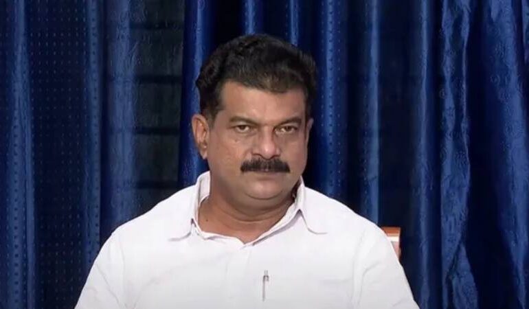 കരിപ്പൂർ സ്വർണക്കടത്തിൽപോലീസ് ബന്ധമെന്ന് പി വി അൻവർ:കേന്ദ്ര ഏജൻസികൾക്ക് നിർണായക സൂചനകൾ
