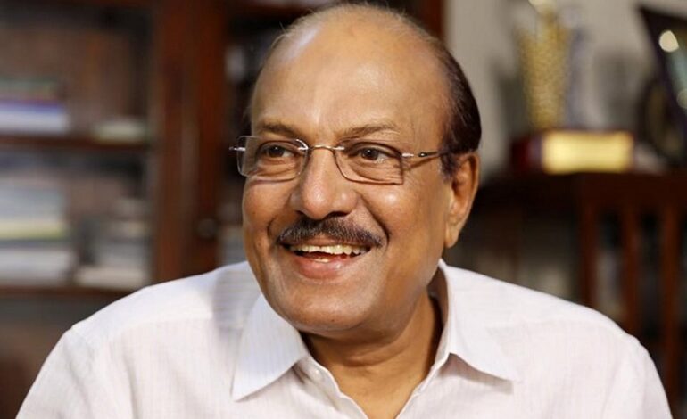 ഹൈക്കമാൻഡ് തീരുമാനം അറിഞ്ഞാൽ ബാക്കി കാര്യങ്ങൾ ആലോചിച്ച് പറയും:എല്ലാം സാദിഖലി തങ്ങൾ പറയും; ഒരാഴ്ചയാകുമ്പോഴേ ഭരണം സ്തംഭിക്കില്ലെന്ന് പി കെ കുഞ്ഞാലിക്കുട്ടി