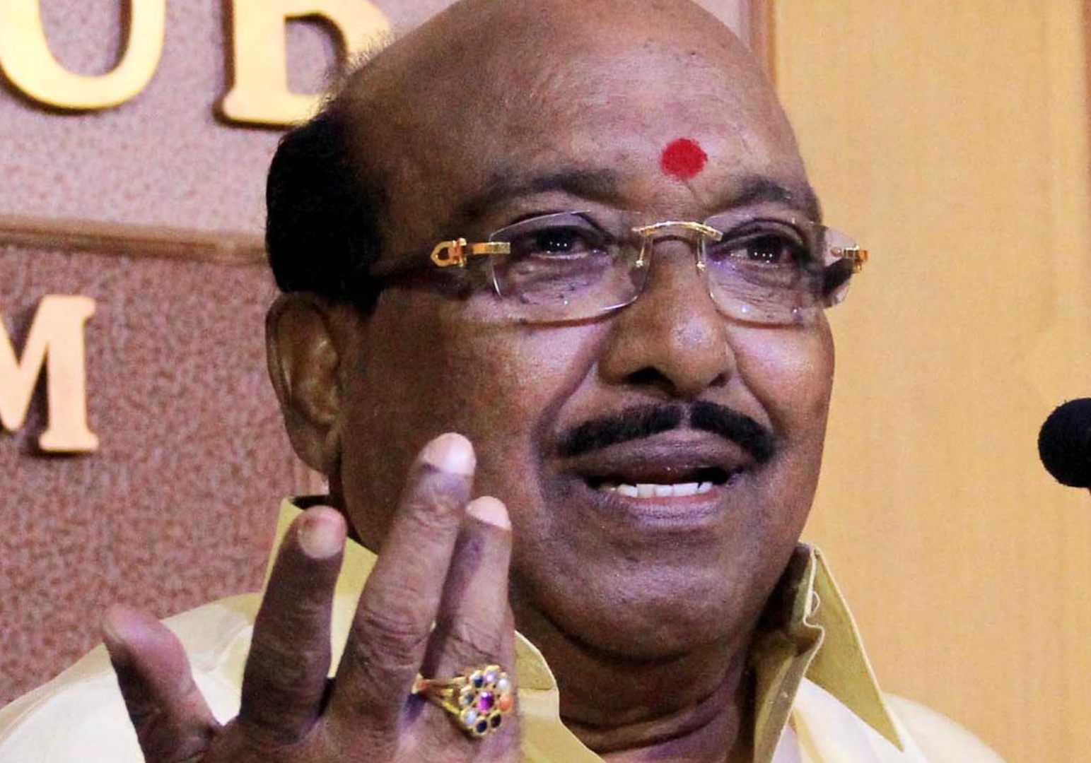 “100 സീറ്റ് കിട്ടിയാൽ രാജി“:അങ്ങനെ പലതും പറയും :യുഡിഎഫ് വിജയത്തിൽ മലക്കം മറിഞ്ഞ് വെള്ളാപ്പള്ളി