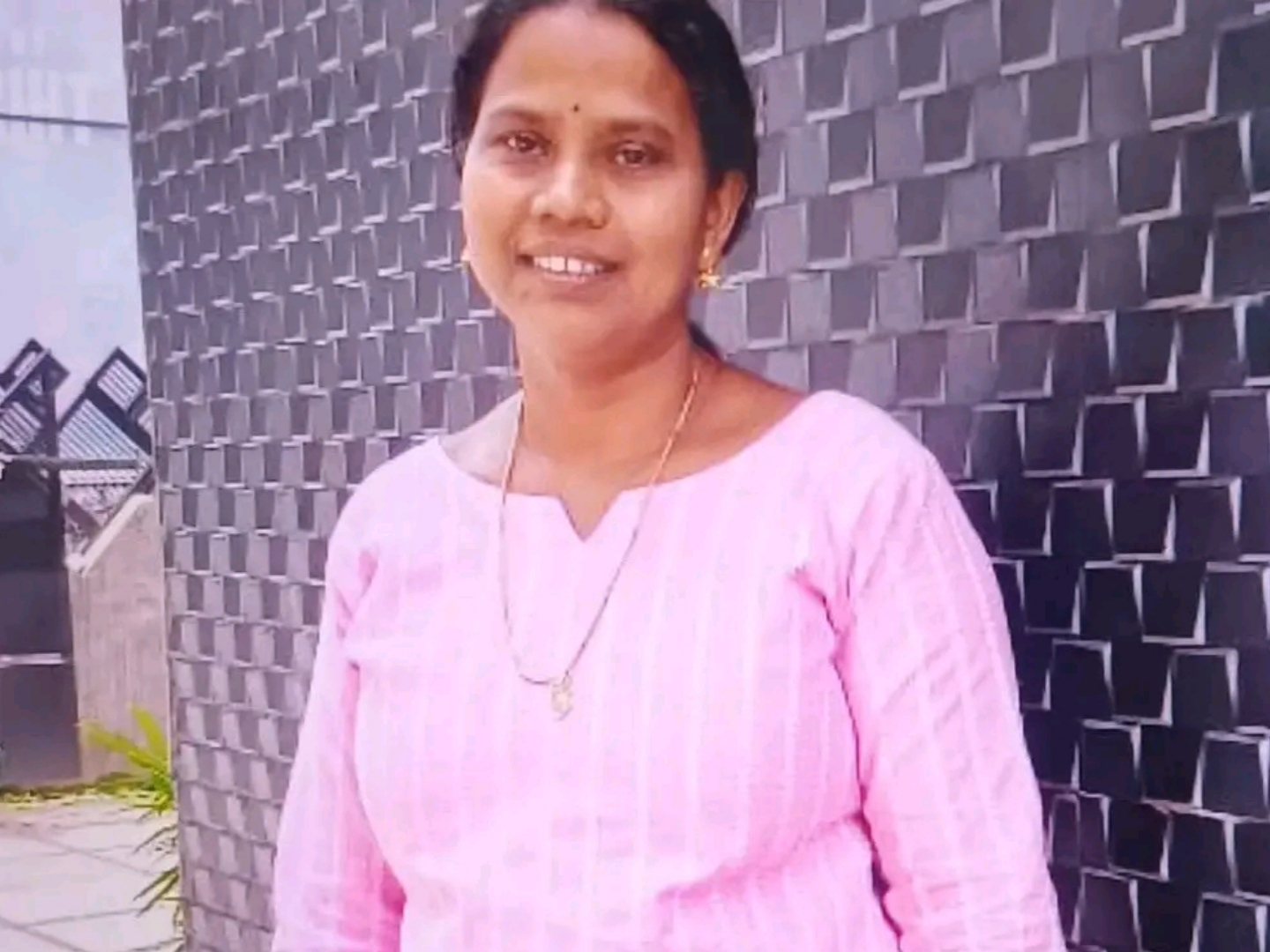 വടക്കാഞ്ചേരിയിൽ ട്രെയിൻ തട്ടി യുവതിക്ക് ദാരുണാന്ത്യം