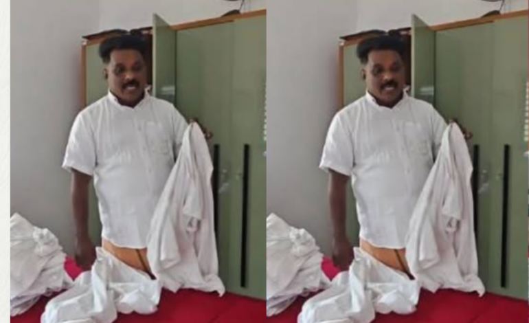 വി ഡി. ​സതീശൻ മുഖ്യമന്ത്രിയായില്ലെങ്കിൽ ഖദർ കത്തിക്കും: പാർട്ടി പ്രവർത്തനം അവസാനിപ്പിക്കും’;  ​ കോൺഗ്രസ് ബ്ലോക്ക് സെക്രട്ടറി