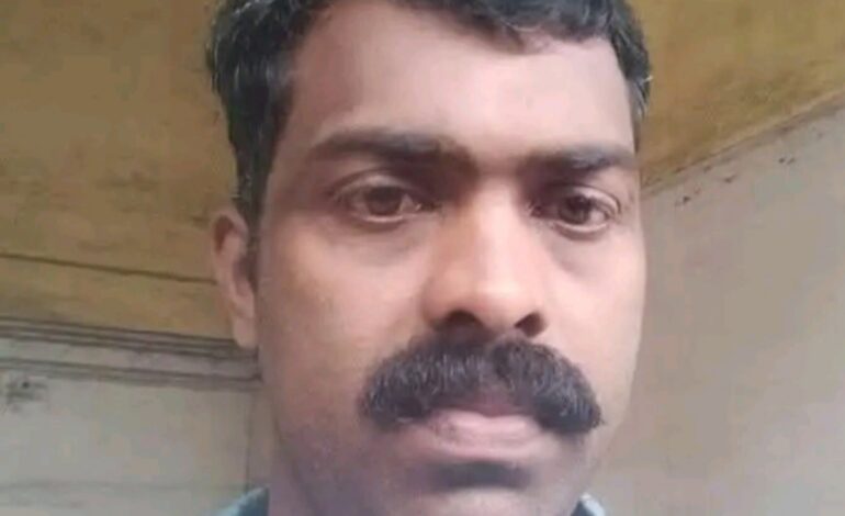 മഴയിൽ നിന്ന് രക്ഷനേടാൻ ടിപ്പറിനടിയിൽ കയറി:ബോഡി താഴ്ന്ന് യുവാവിന് ദാരുണാന്ത്യം