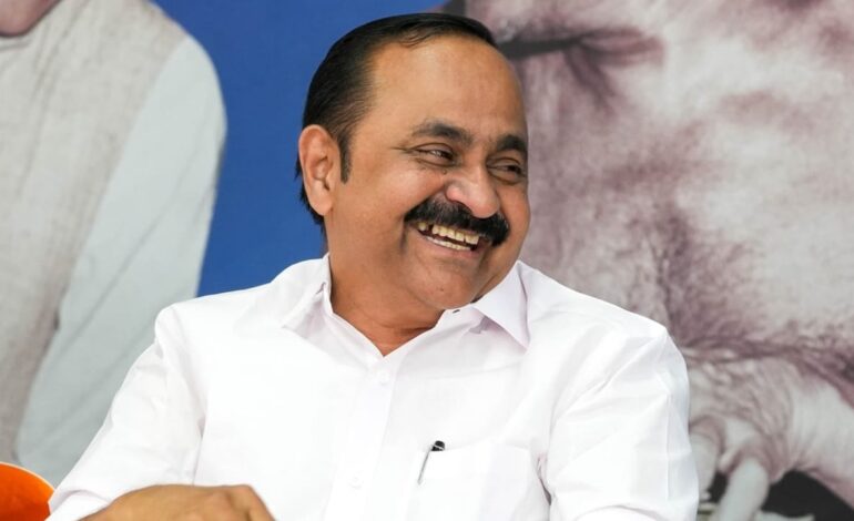 വിഡി സതീശനെ മുഖ്യമന്ത്രിയായി പ്രഖ്യാപിക്കും: കെസി വേണുഗോപാൽ സംഘടനാ സെക്രട്ടറി:അന്തിമ തീരുമാനം നാളെ :സോണിയ ഗാന്ധി