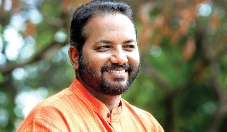 ഭൂരിപക്ഷമുണ്ട് പക്ഷേ മുഖ്യമന്ത്രിയായില്ല : അധികാരത്തിനു വേണ്ടി തെരുവിൽ വീഴുപ്പലക്കുന്ന കോൺഗ്രസ് പ്രബുദ്ധ കേരളത്തിന് അപമാനം അഡ്വ: എസ് സുരേഷ്