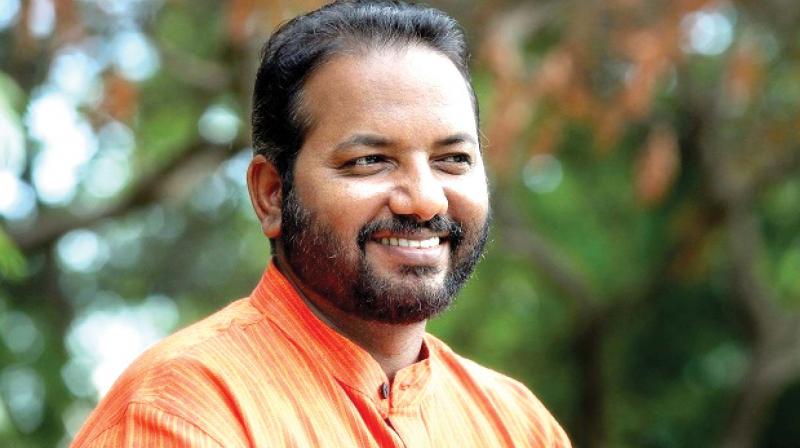ഭൂരിപക്ഷമുണ്ട് പക്ഷേ മുഖ്യമന്ത്രിയായില്ല : അധികാരത്തിനു വേണ്ടി തെരുവിൽ വീഴുപ്പലക്കുന്ന കോൺഗ്രസ് പ്രബുദ്ധ കേരളത്തിന് അപമാനം അഡ്വ: എസ് സുരേഷ്